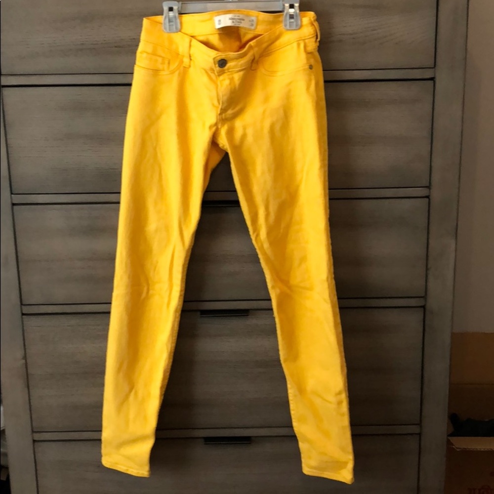 NWOT Abercrombie & Fitch Yellow Skinny Jeans